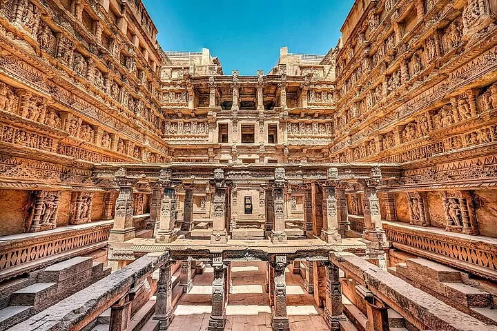Adalaj Step Well