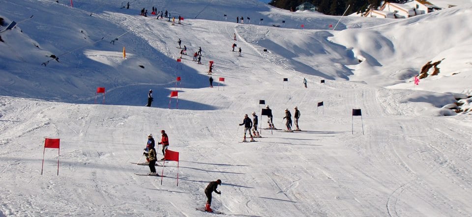 Skiing in Auli